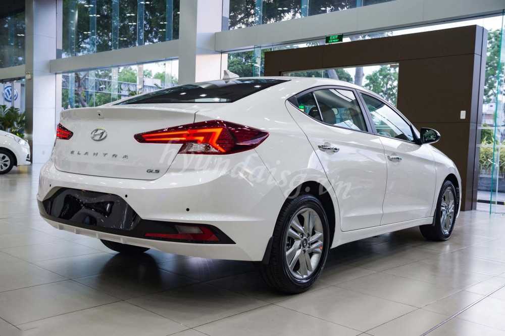 Read more about the article Giá Hyundai Elantra 2019 Lăn Bánh