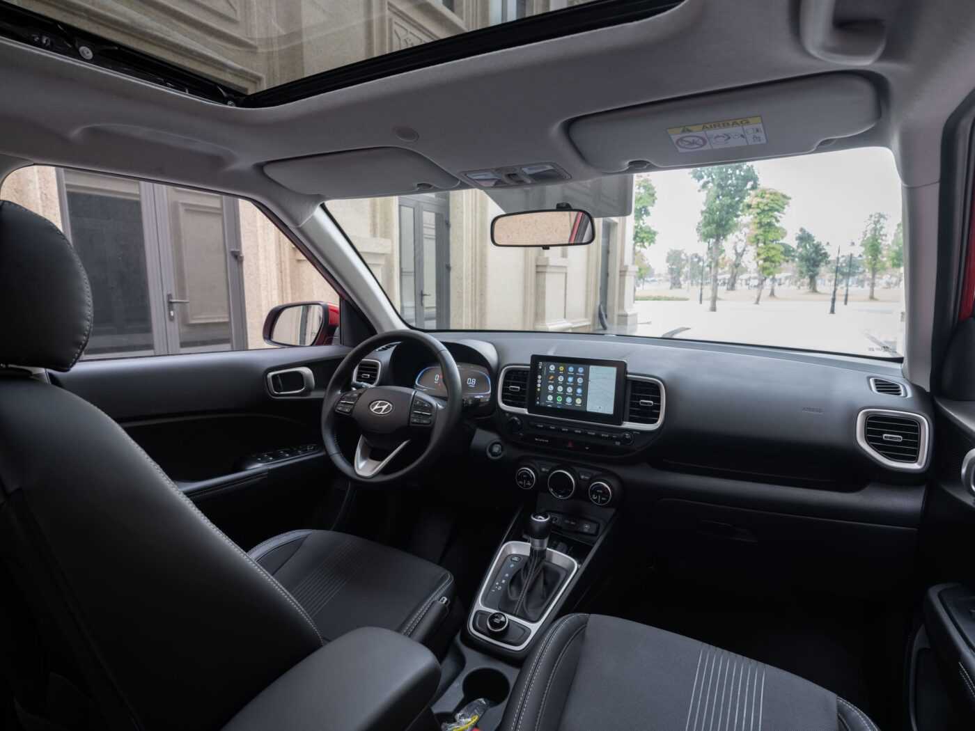 Hyundai Venue 2025 23